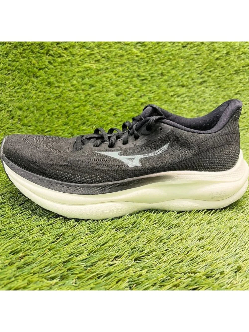Mizuno Wave Sky 9 Womens Size 9 Black White Athletic Running Shoes Sneakers